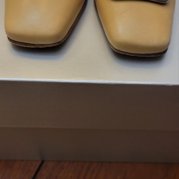 Valentino "Miss V" Signature Heels Size 7 - Picture 2 of 11